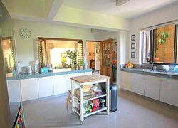 Garden Apartment (D10), Apartment #567859061